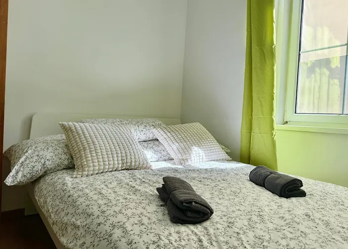 Cosy Near Schoenbrunn Appartement Wenen